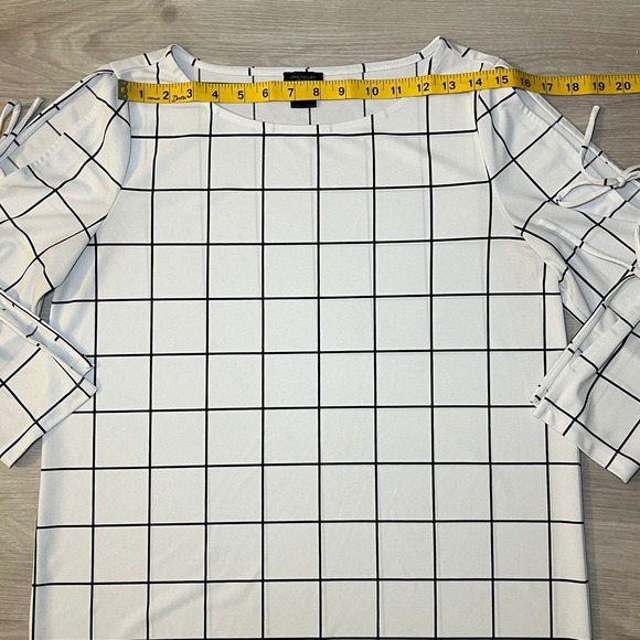 Ann Taylor Factory Women Grid Print Tie Sleeve Top Size Medium White Black - Picture 8 of 11